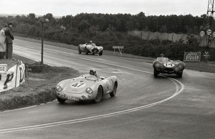 Nr.47. Zora Arkus Duntov i Gustave Olivier – Porsche 550/4 RS 1100 Spyder, nr.14. Duncan Hamilton i Tony Rolt – Jaguar D-Type.